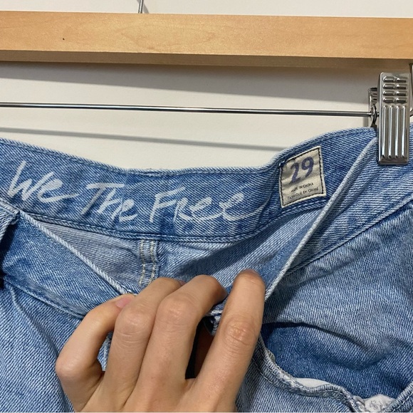 We The Free Light Wash Buttonfly Slim Jeans 29 - Picture 3 of 11